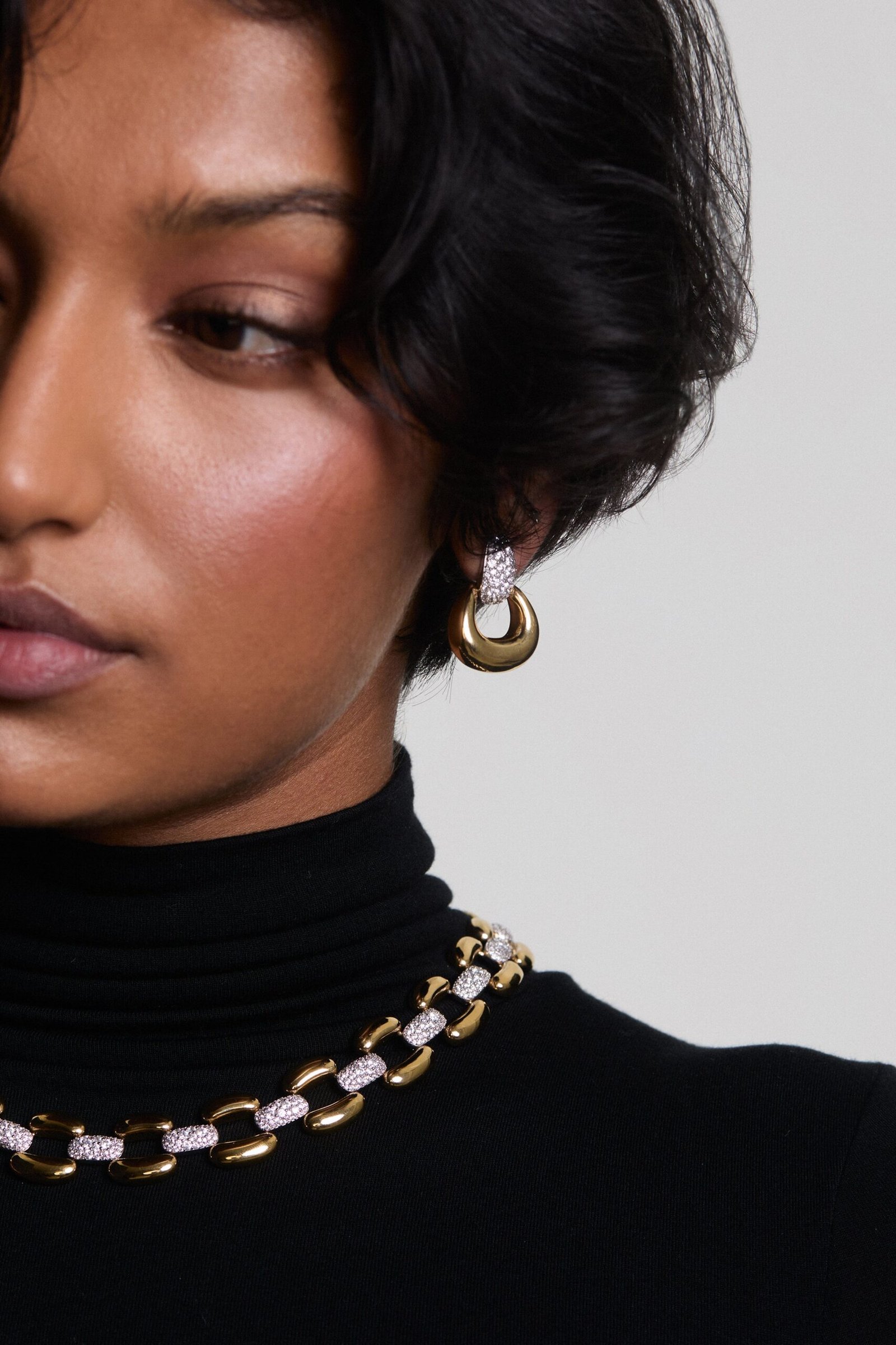 EDIE DOOR KNOCKER EARRINGS - Image 2