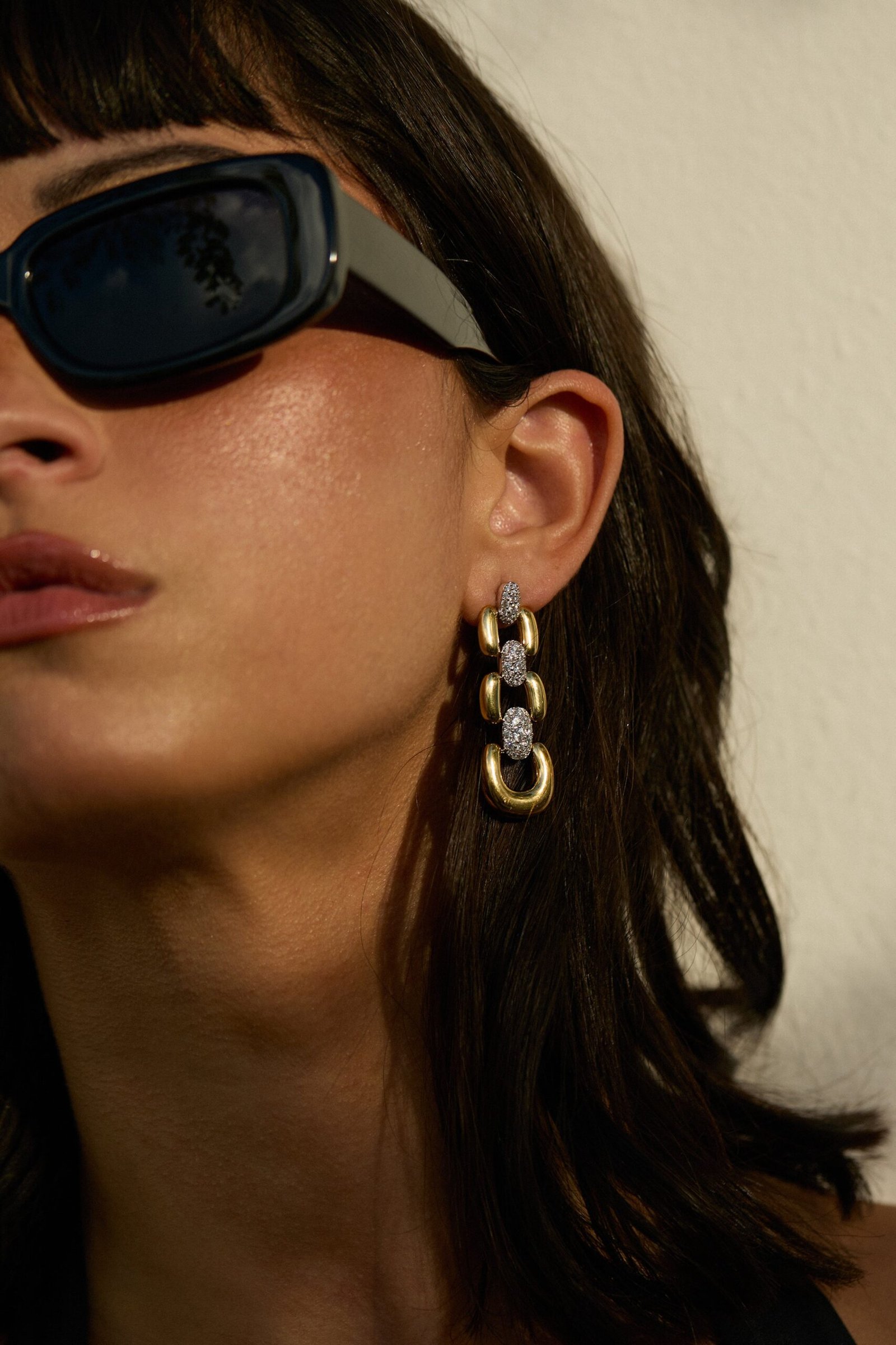 EDIE LINEAR EARRINGS - Image 2