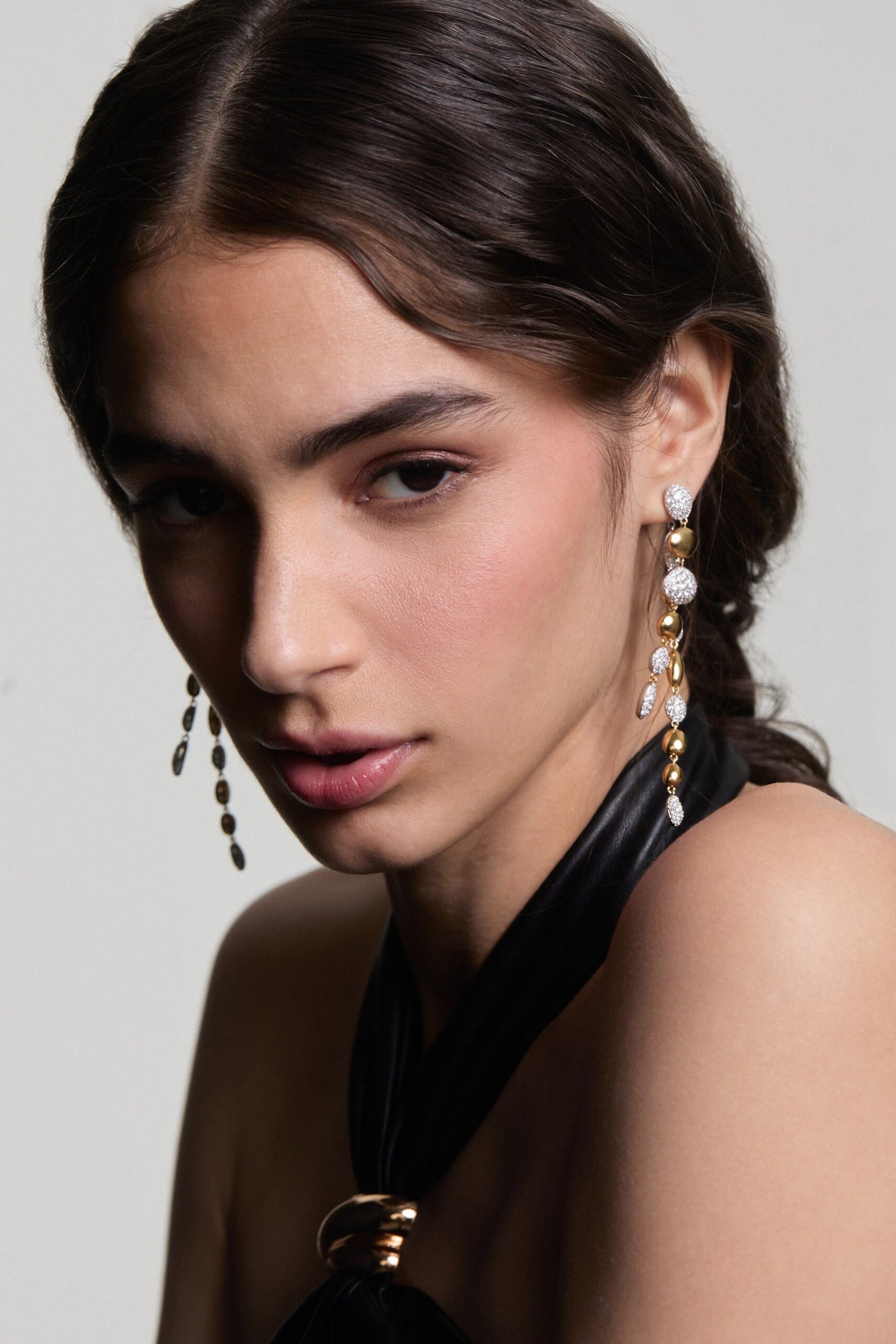 PEBBLES FRONTBACK LINEAR EARRINGS - Image 3