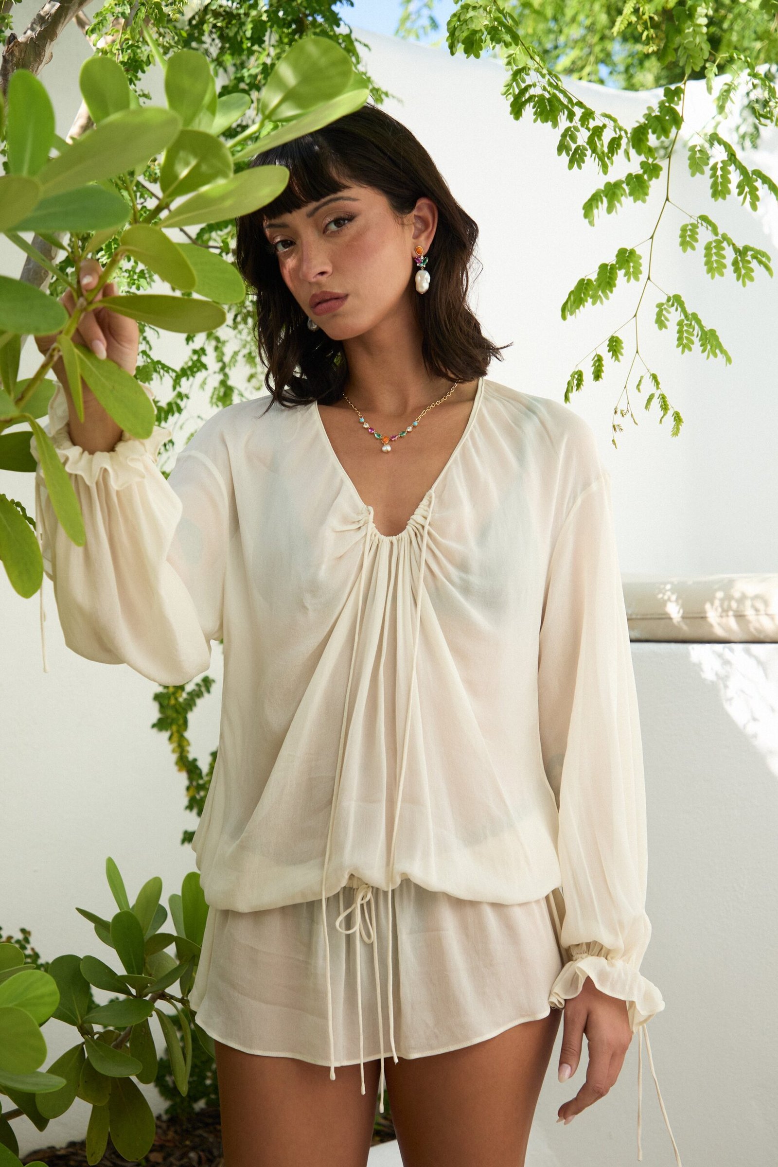 FRIEDA MULTI PEARL FRONTAL NECKLACE - Image 2