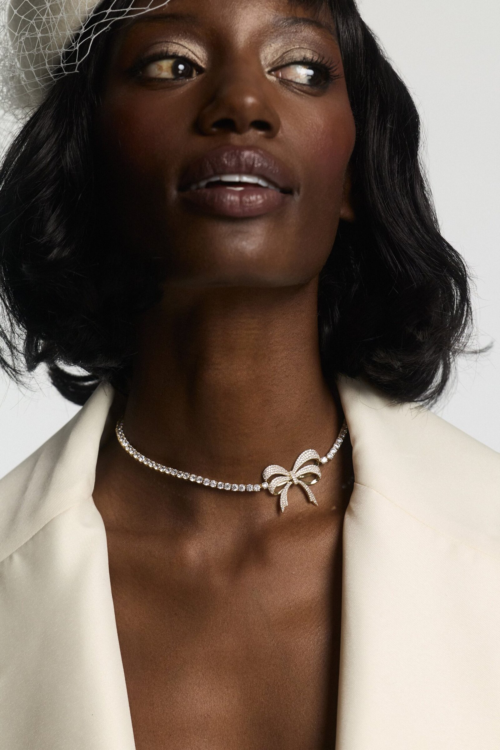 EROS BOW CHOKER NECKLACE - Image 2