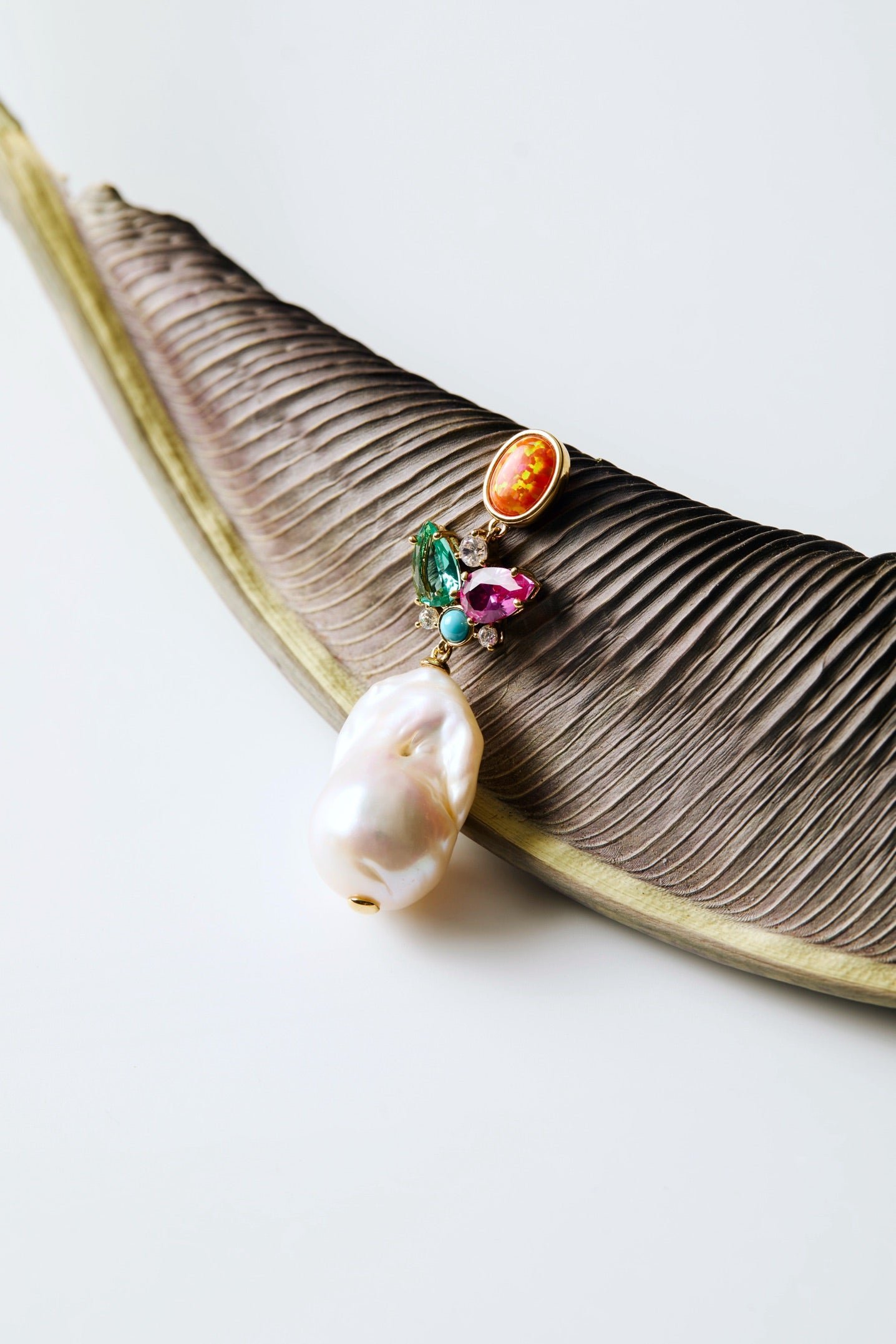 FRIEDA LARGE FRESHWATER PEARL DROP EARRINGS - Image 3