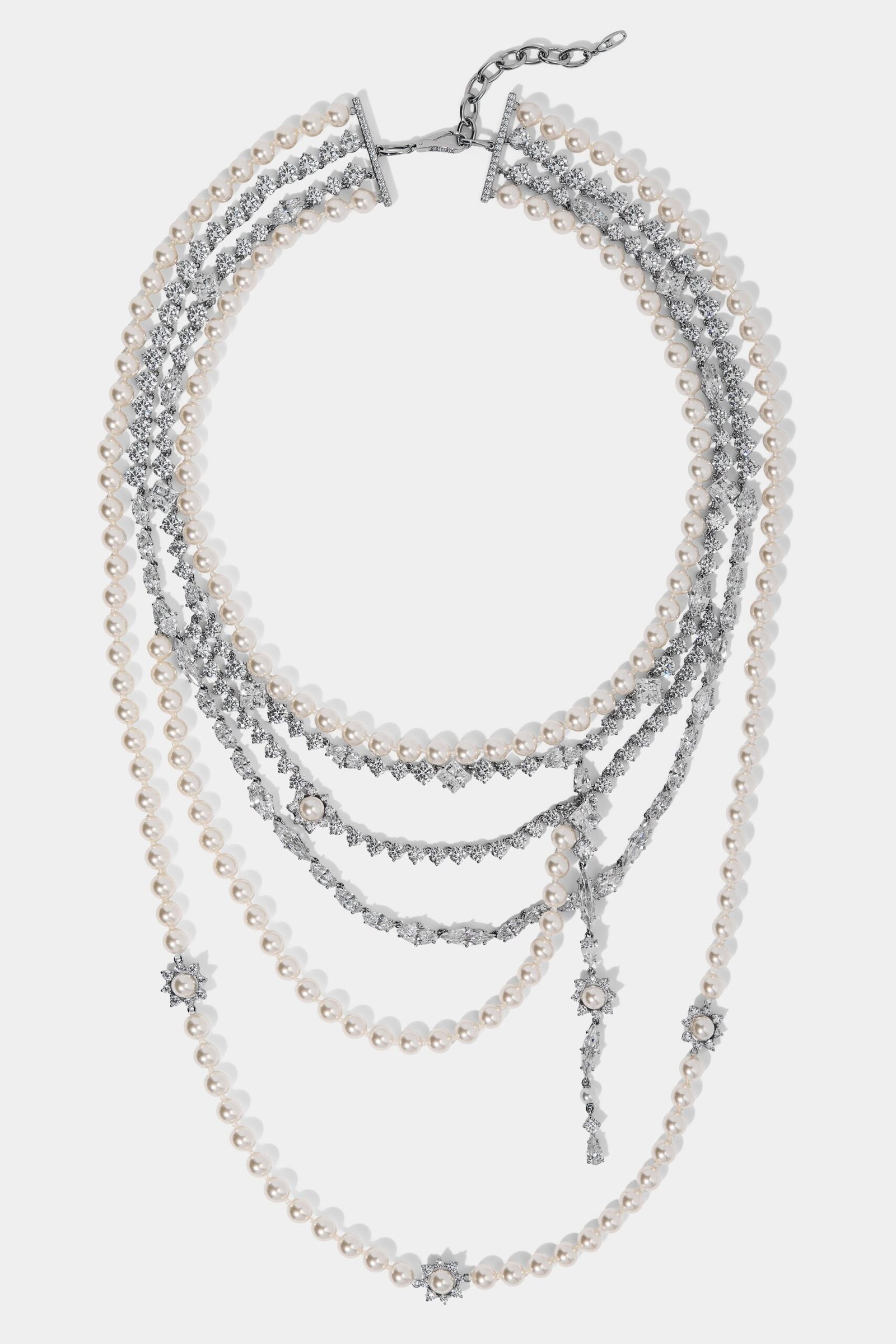 MATERIAL PEARL DRAMA SWAG NECKLACE